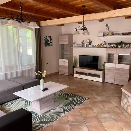 アパート Kristof Apartmanhazak Balatonberény